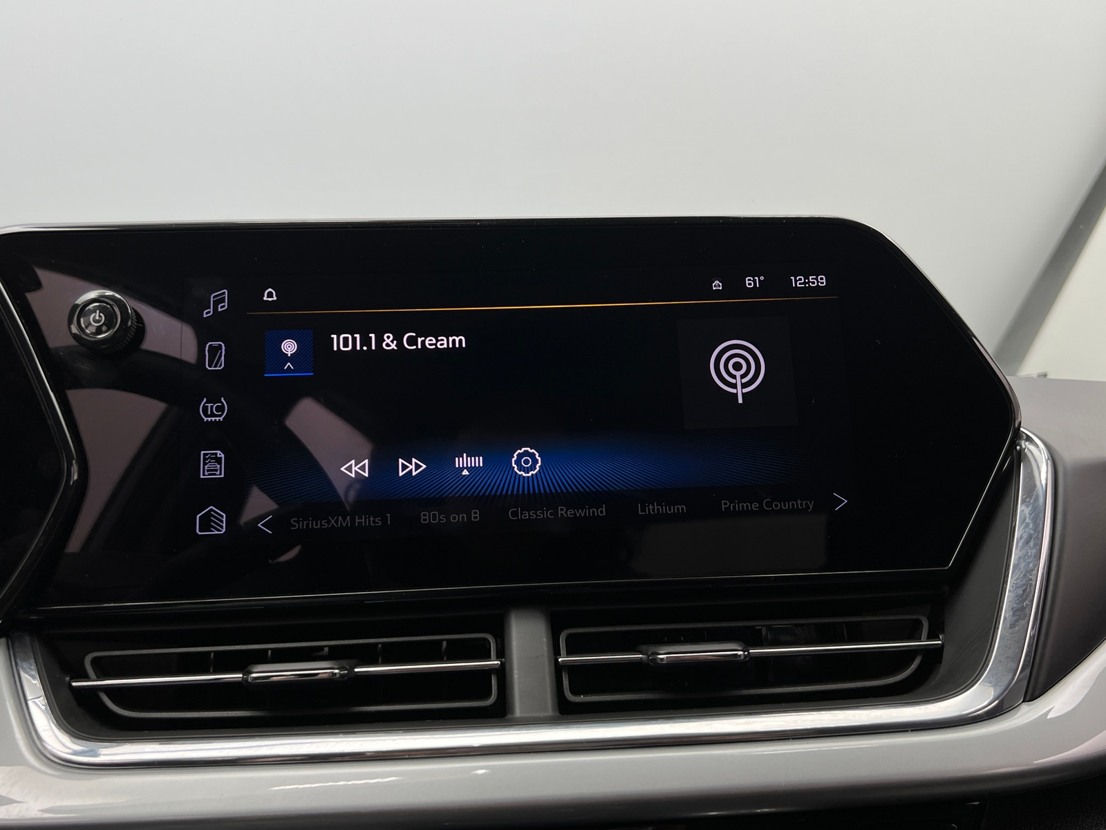 Thumbnail: 2025 Chevrolet Trax - 4