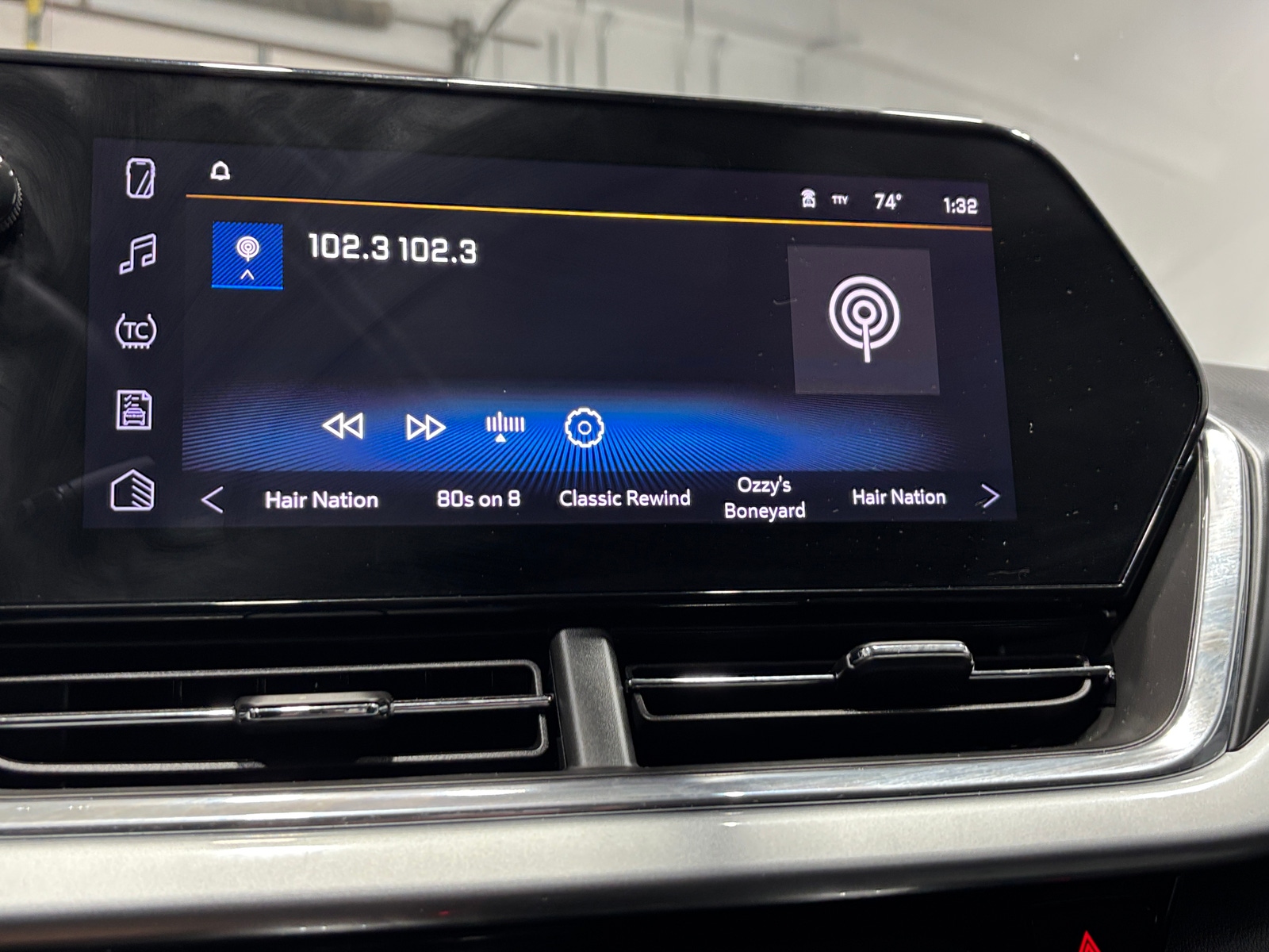 Thumbnail: 2025 Chevrolet Trax - 4