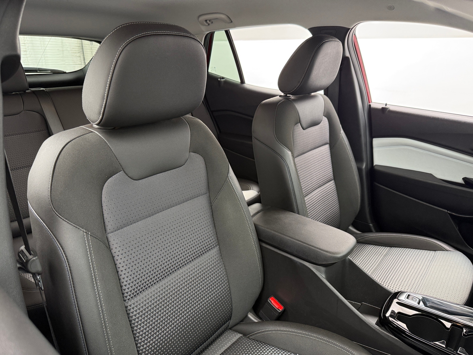 Thumbnail: 2025 Chevrolet Trax - 2