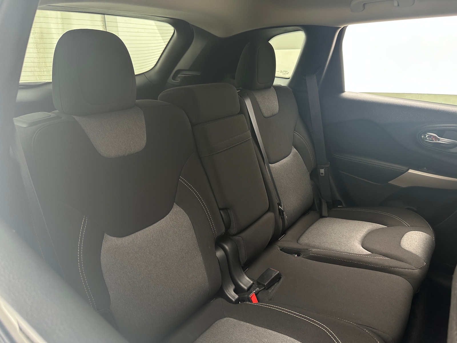 Thumbnail: 2018 Jeep Cherokee - 6