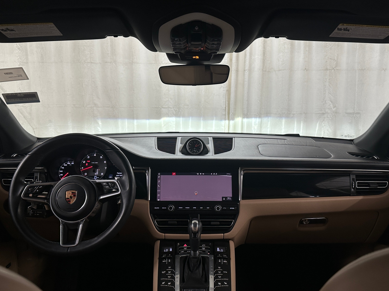 Thumbnail: 2020 Porsche Macan - 2