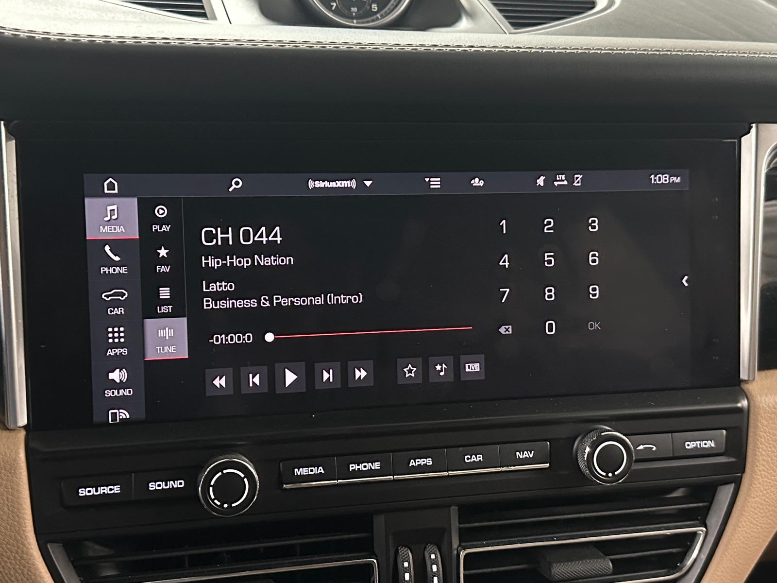 Thumbnail: 2020 Porsche Macan - 3