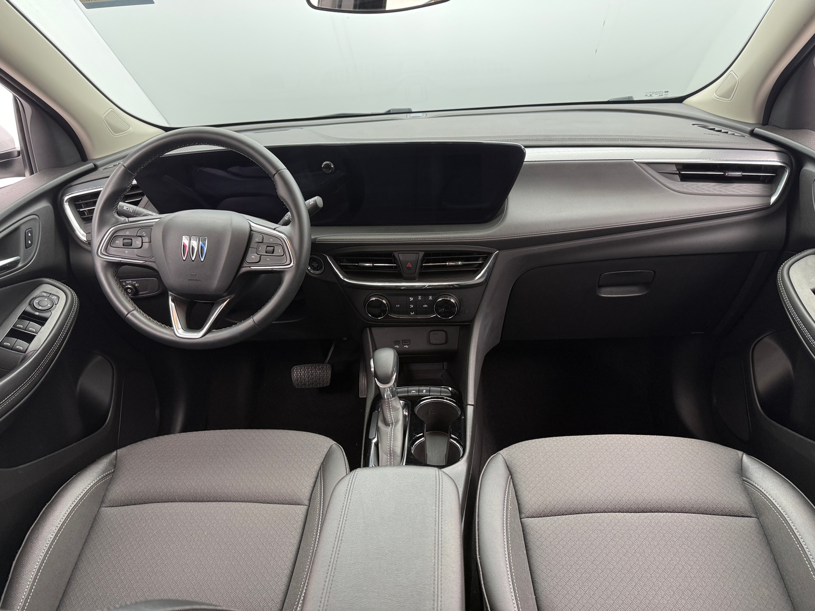 Thumbnail: 2025 Buick Encore GX - 3