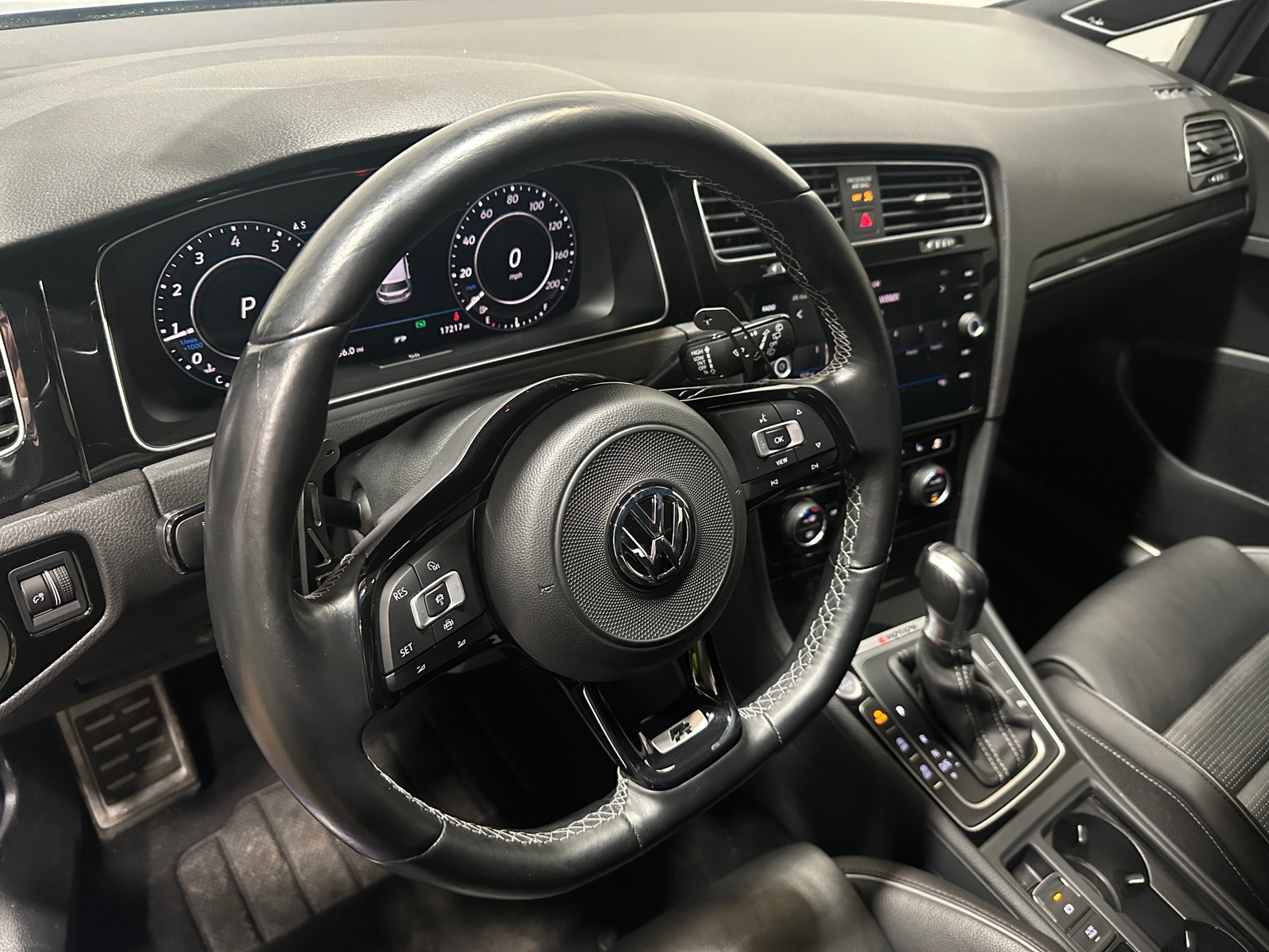 Thumbnail: 2019 Volkswagen Golf - 4