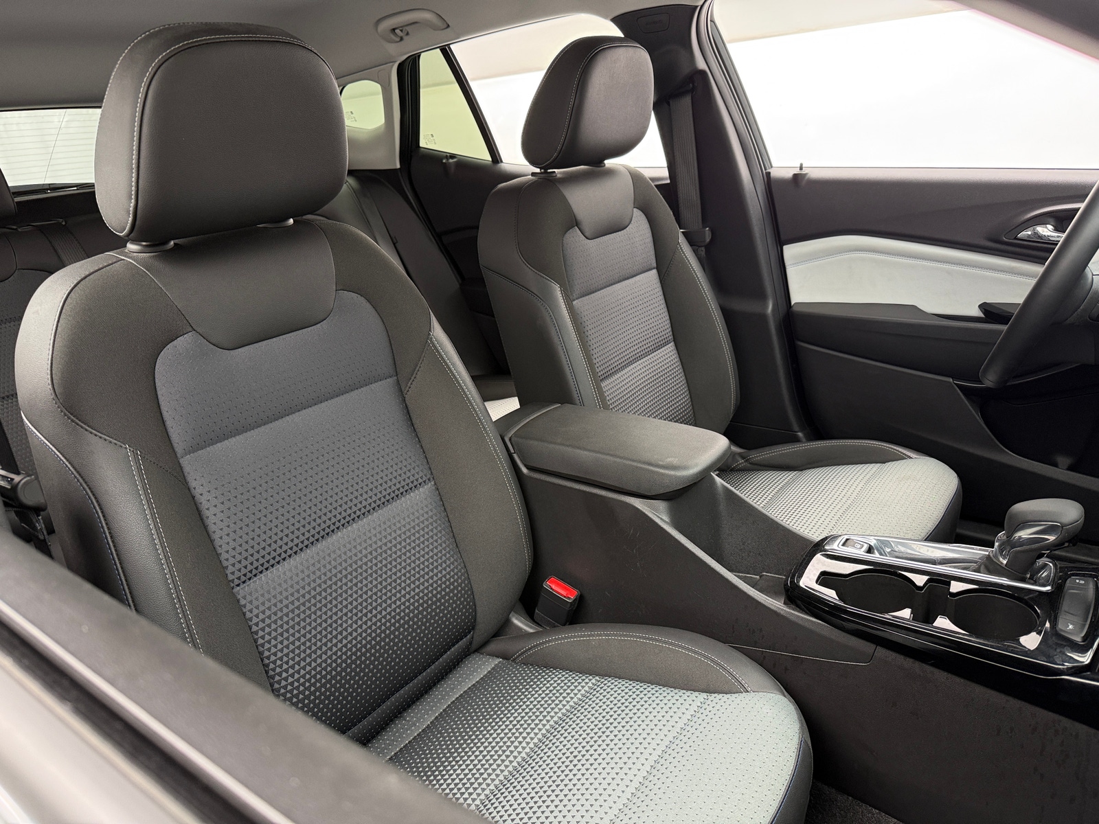 Thumbnail: 2025 Chevrolet Trax - 2