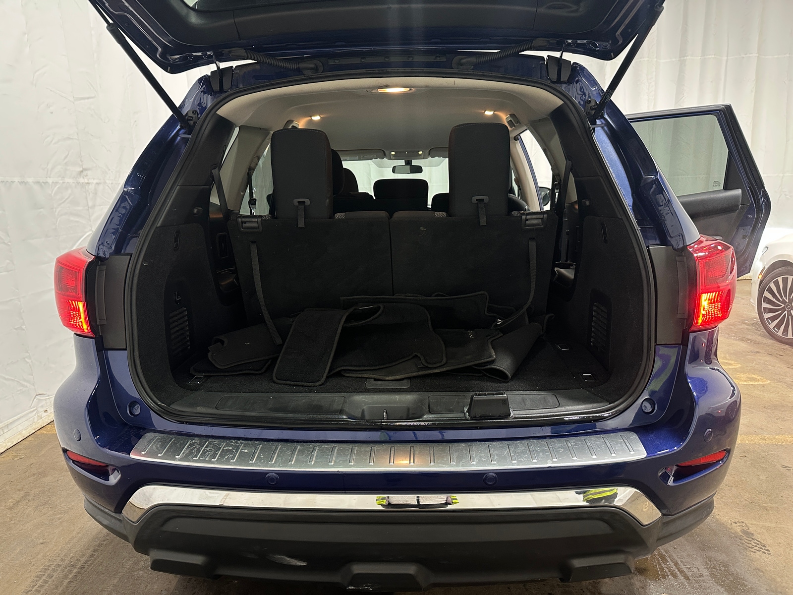 Thumbnail: 2020 Nissan Pathfinder - 7