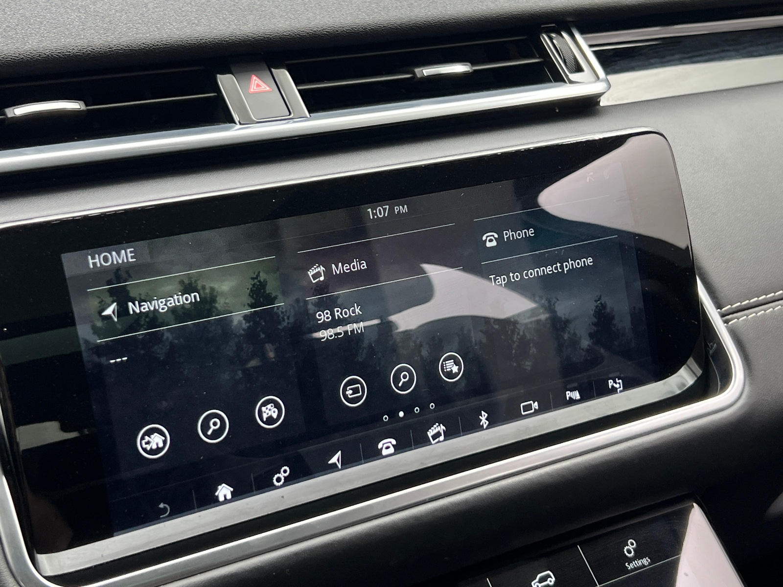 Thumbnail: 2020 Land Rover Range Rover Velar - 3