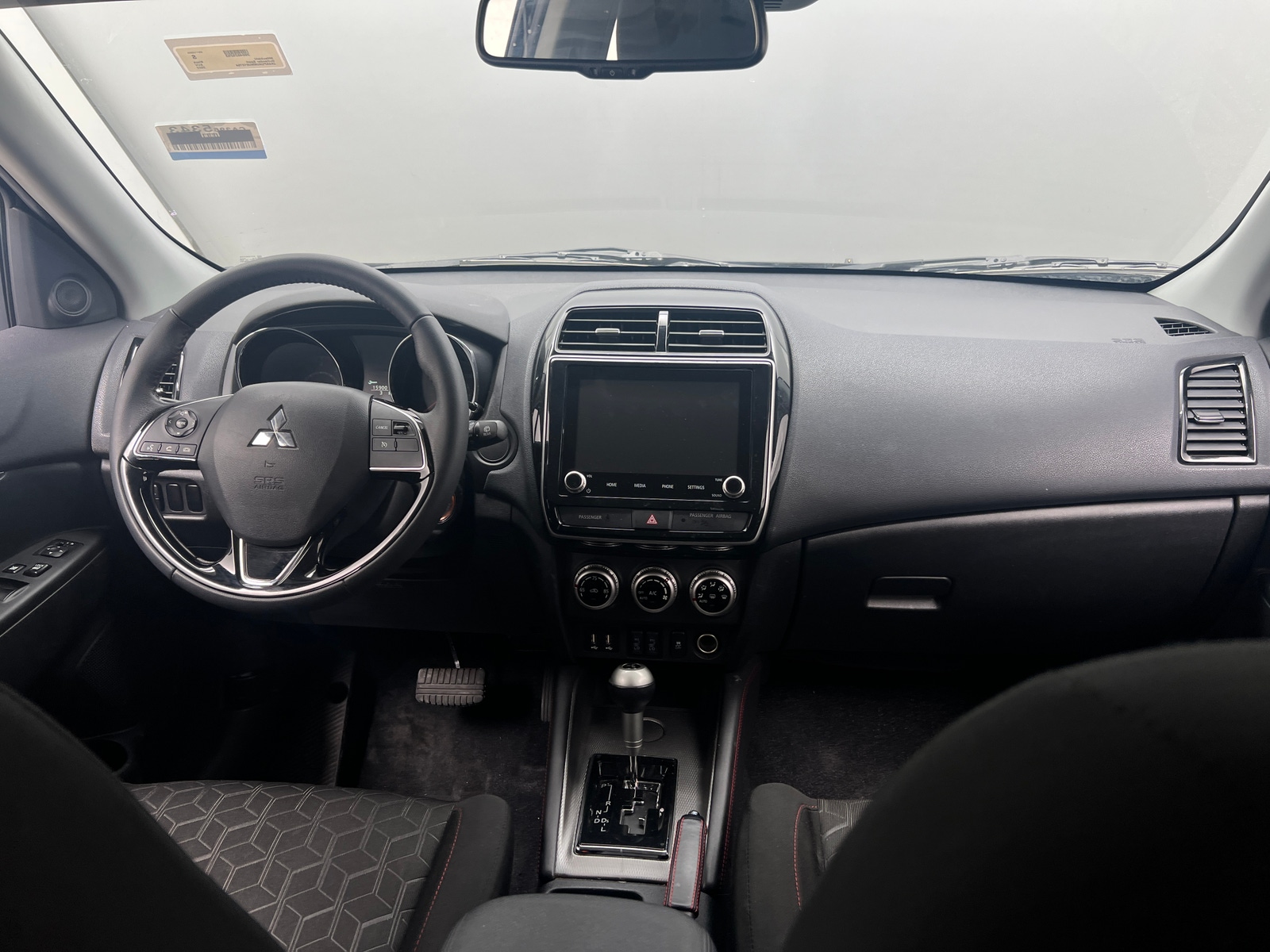 Thumbnail: 2022 Mitsubishi Outlander Sport - 3