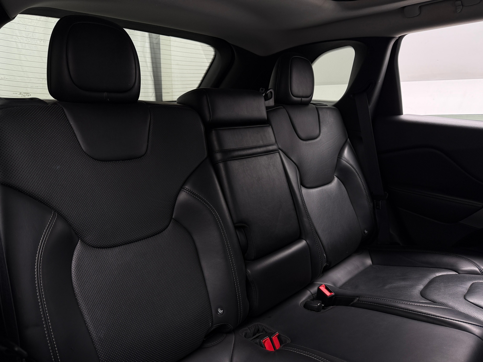 Thumbnail: 2019 Jeep Cherokee - 5