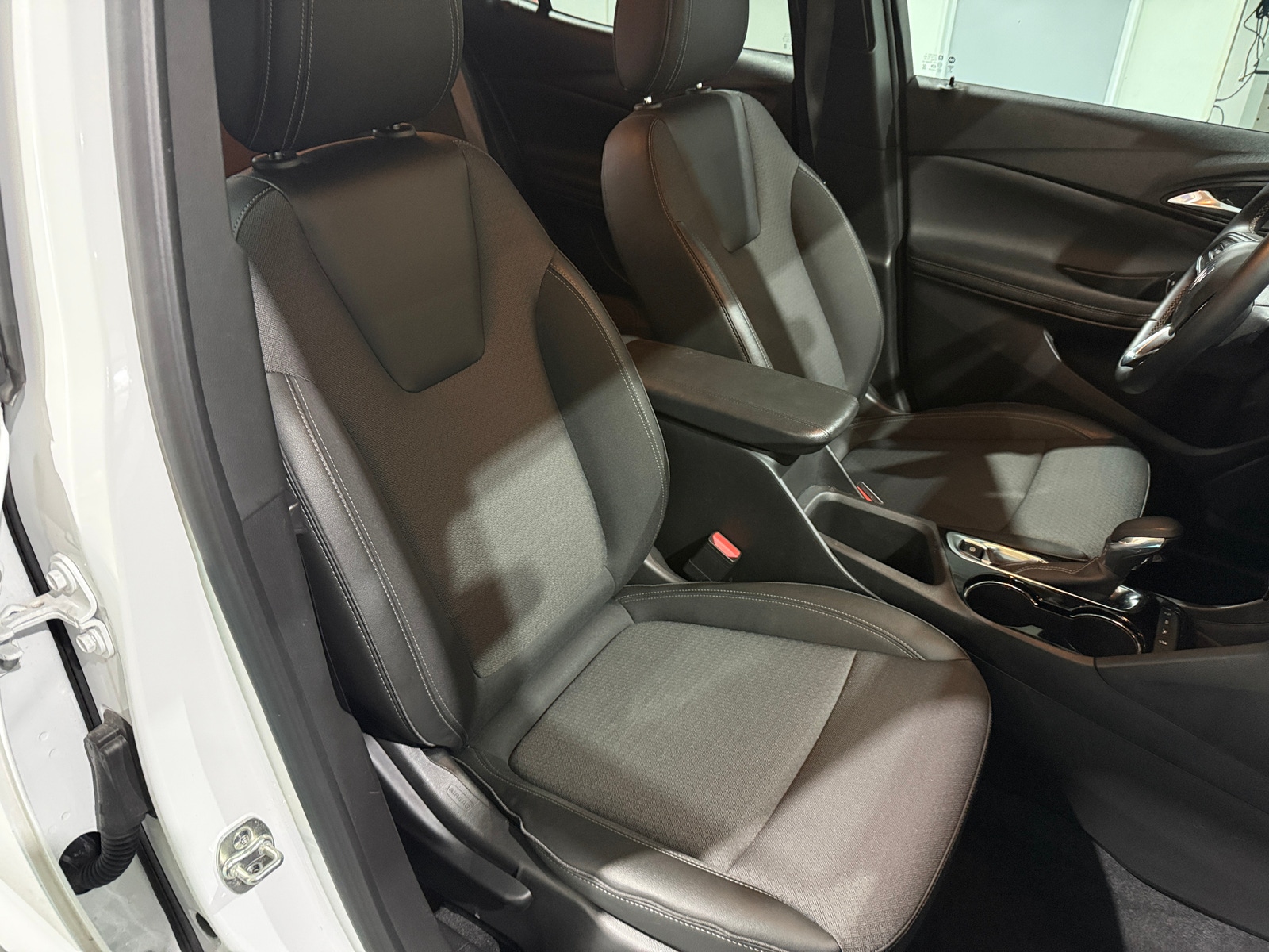 Thumbnail: 2025 Buick Encore GX - 2