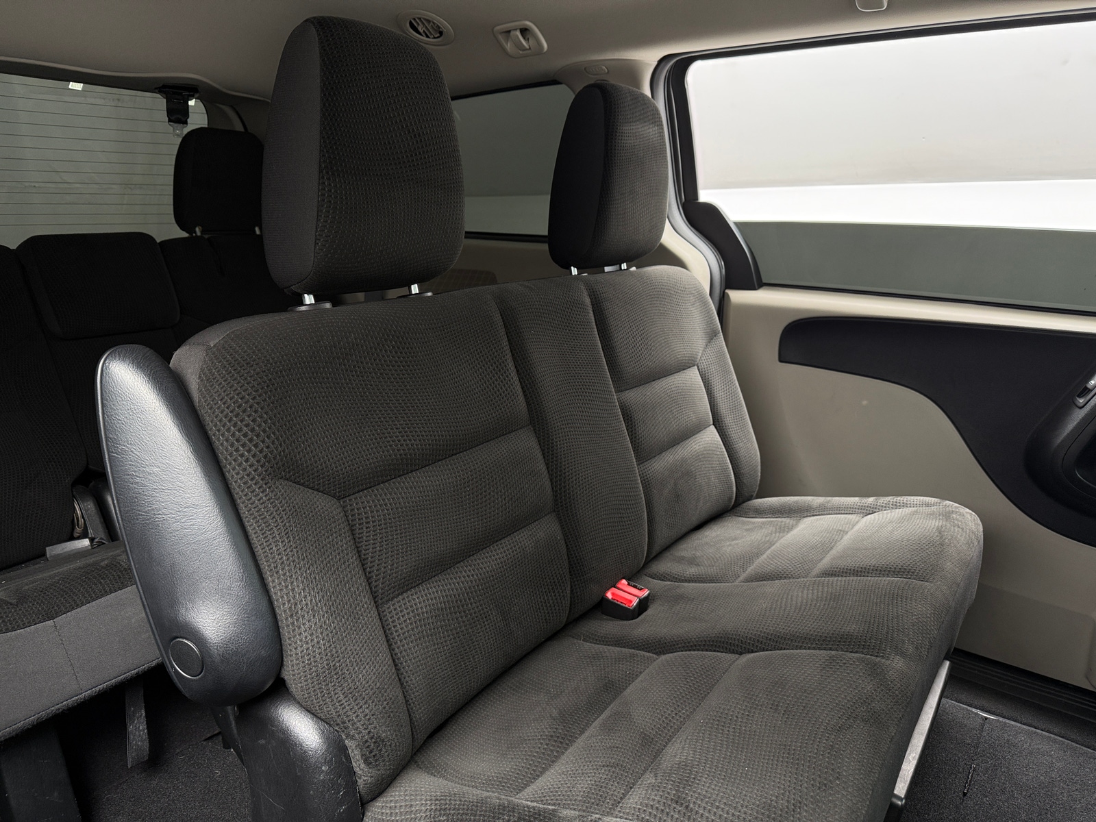 Thumbnail: 2017 Dodge Grand Caravan - 6