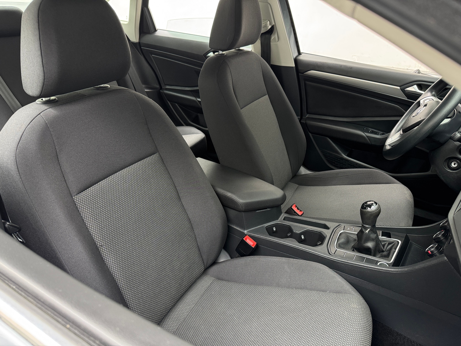 Thumbnail: 2019 Volkswagen Jetta - 2