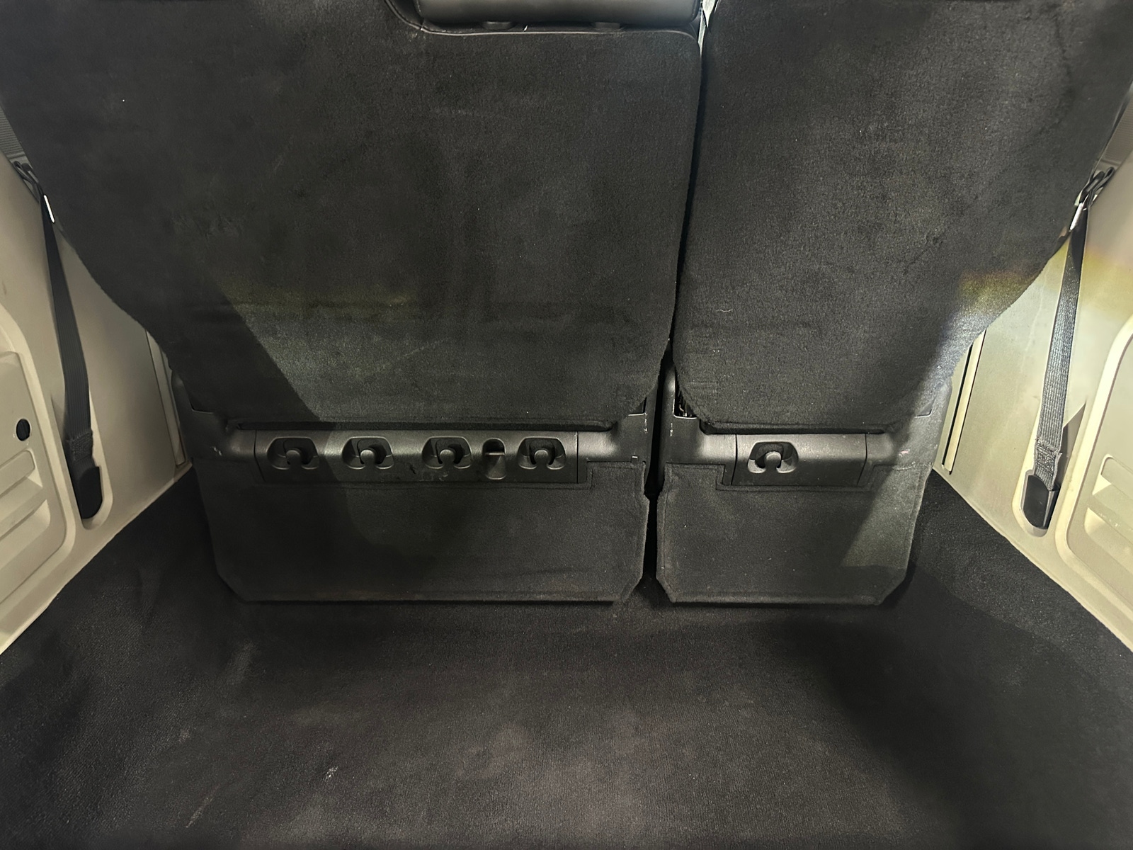 Thumbnail: 2016 Chrysler Town & Country - 7