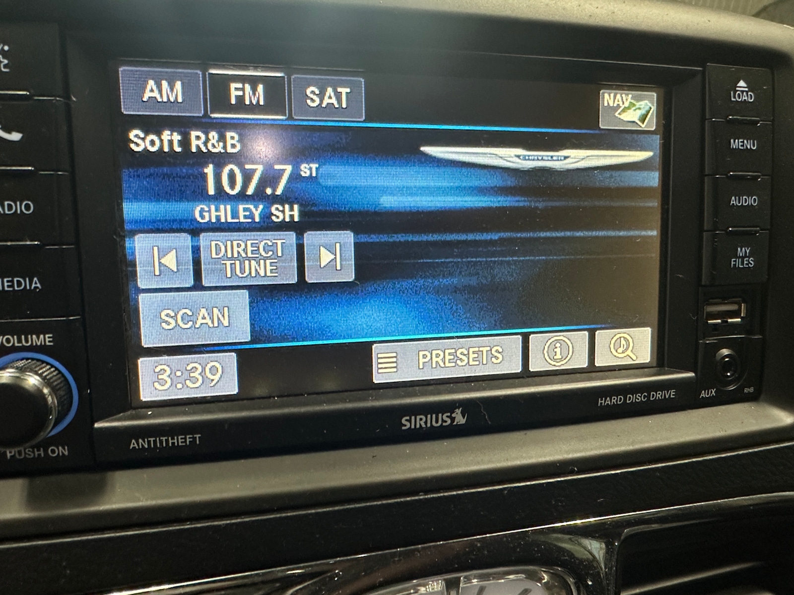 Thumbnail: 2016 Chrysler Town & Country - 4