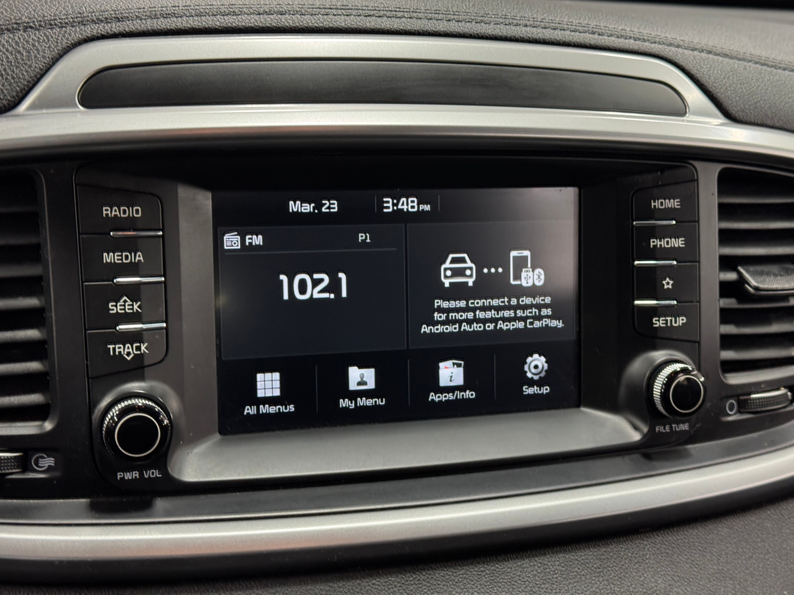 Thumbnail: 2020 Kia Sorento - 4