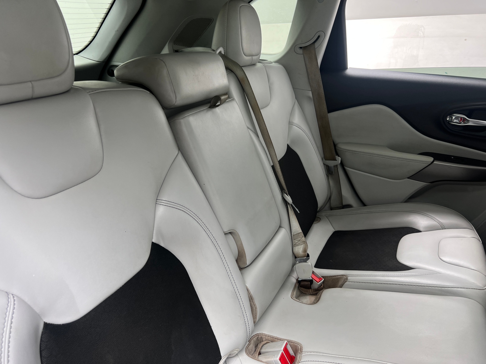 Thumbnail: 2021 Jeep Cherokee - 6