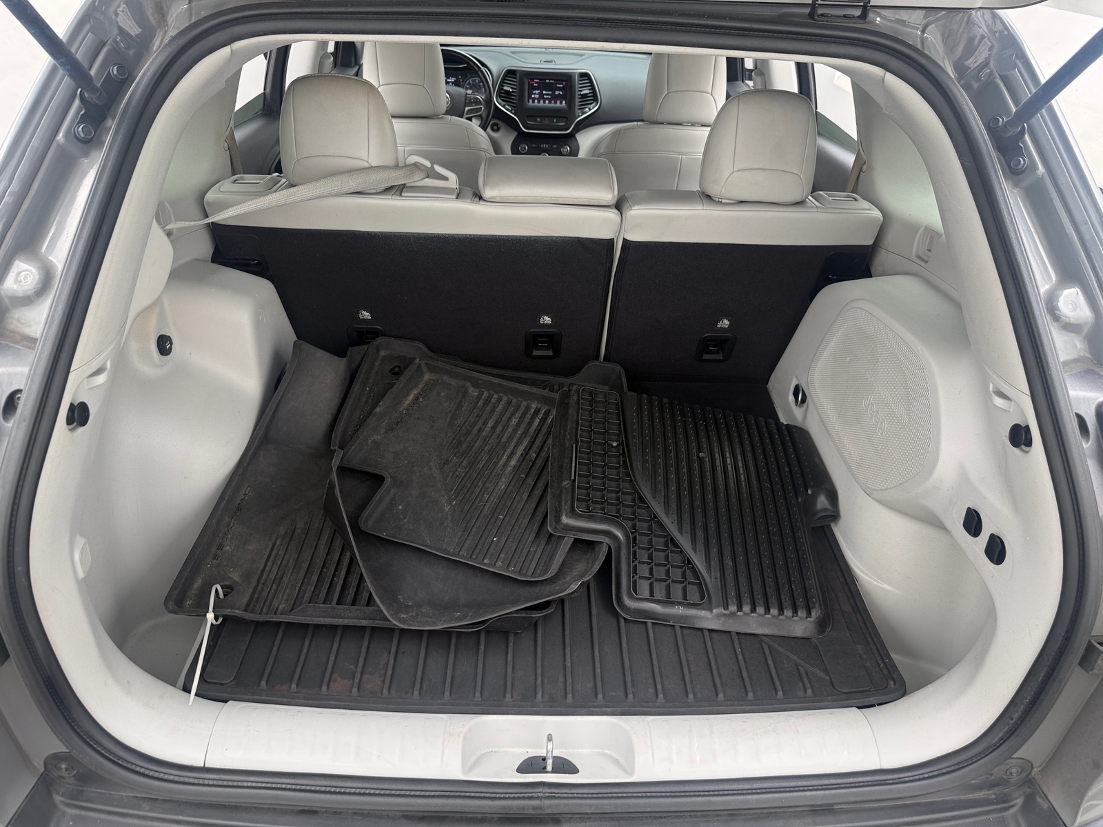 Thumbnail: 2021 Jeep Cherokee - 7