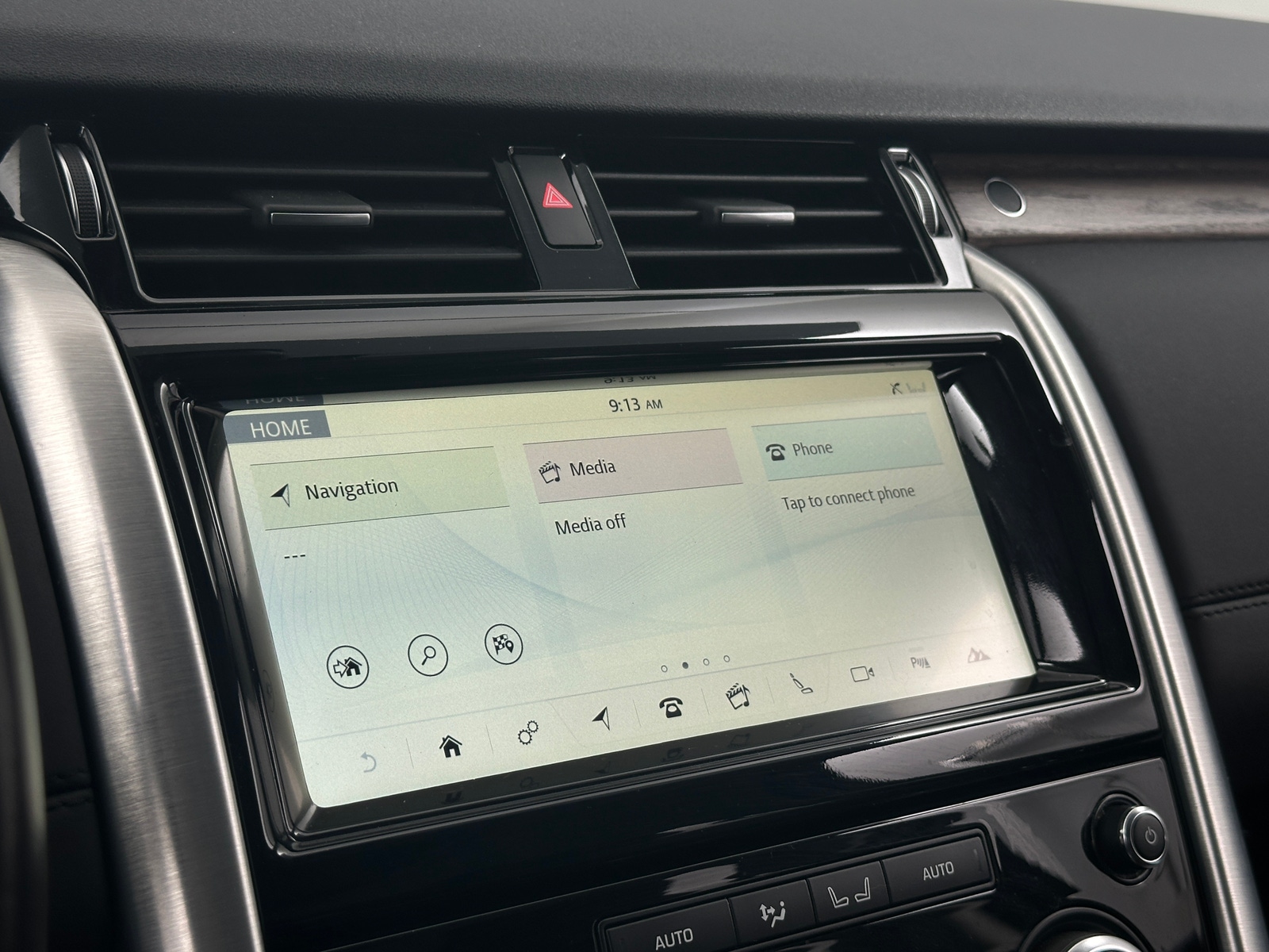 Thumbnail: 2017 Land Rover Discovery - 3