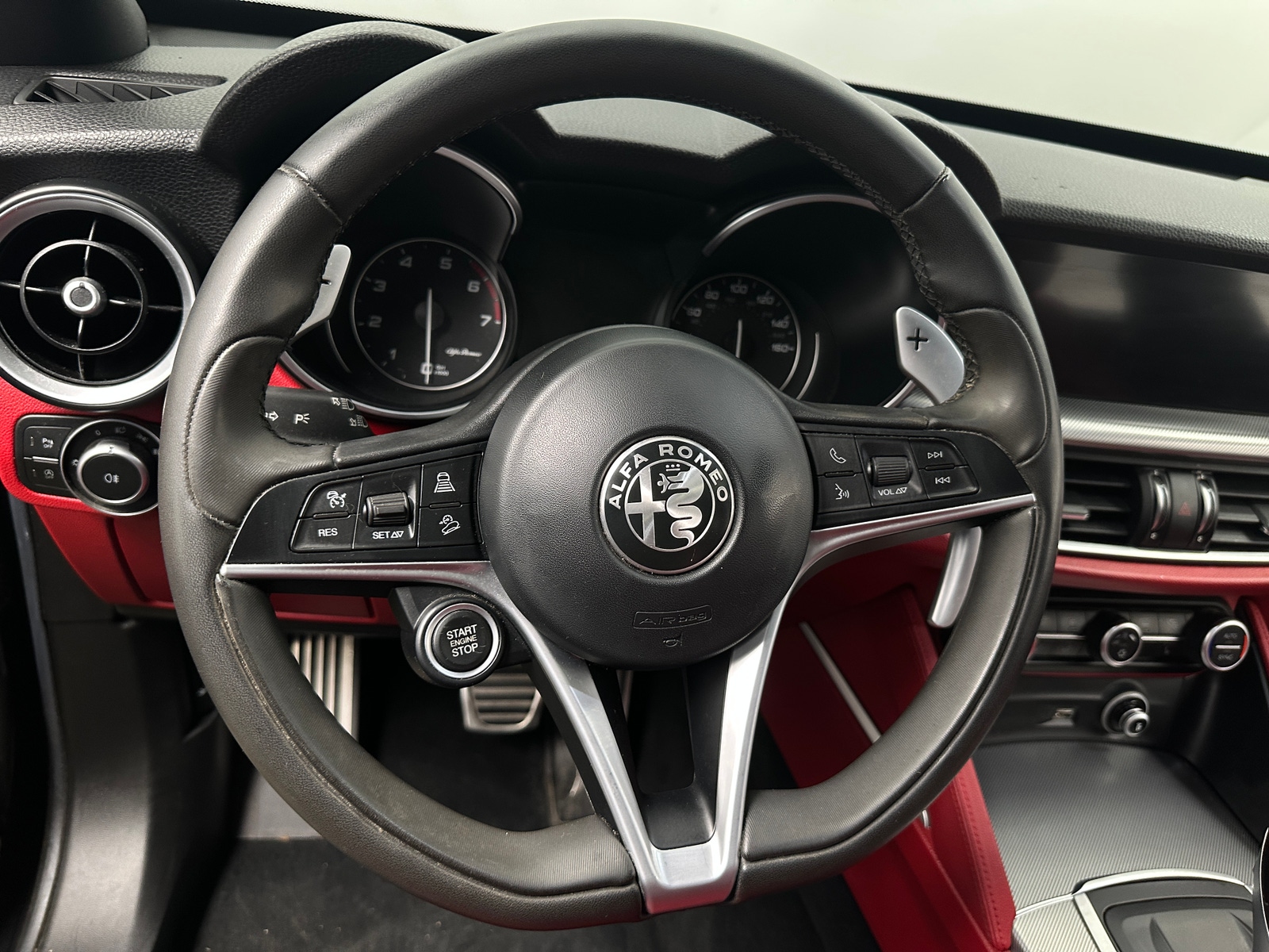 Thumbnail: 2018 Alfa Romeo Stelvio - 4