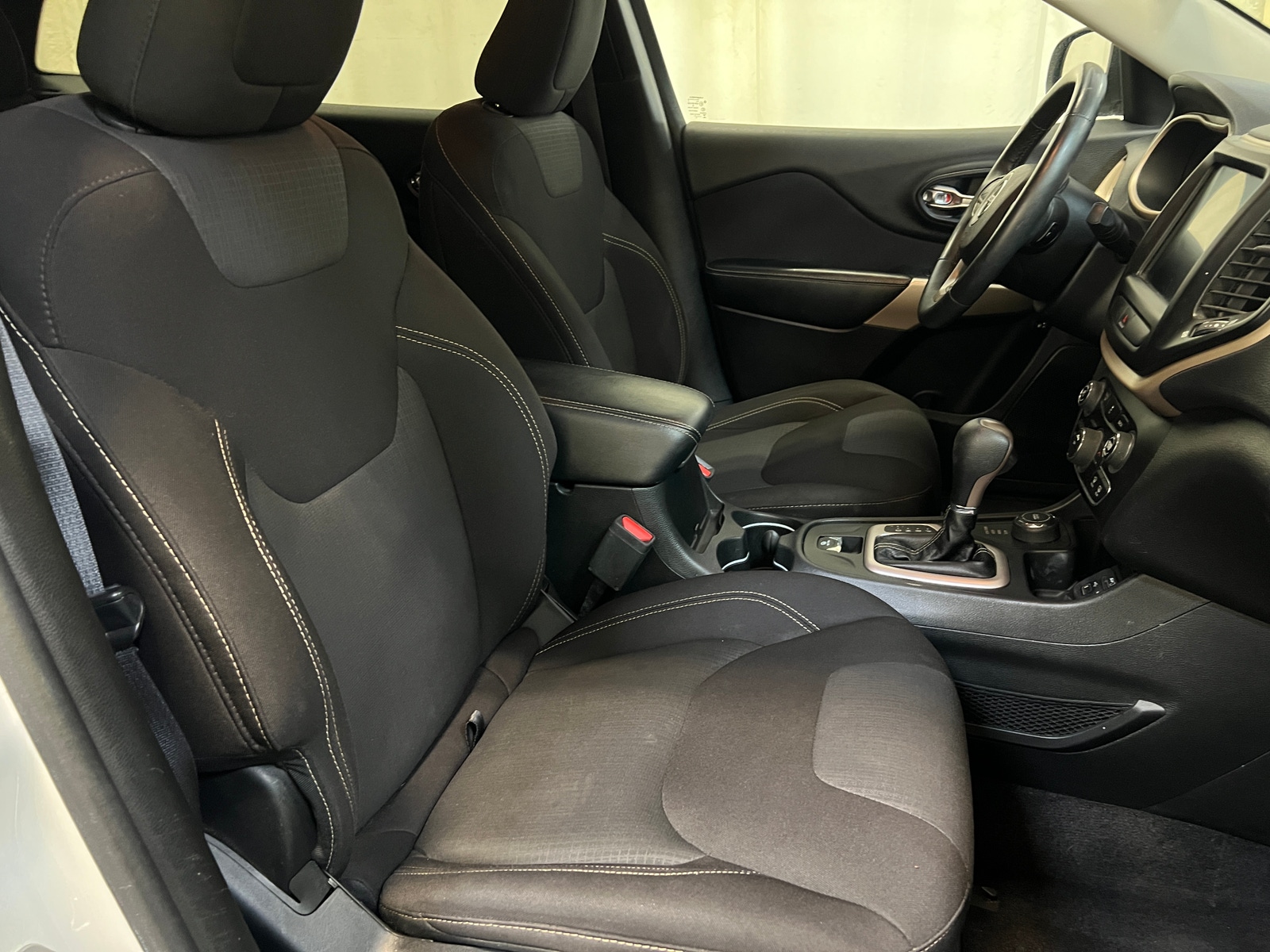 Thumbnail: 2017 Jeep Cherokee - 2