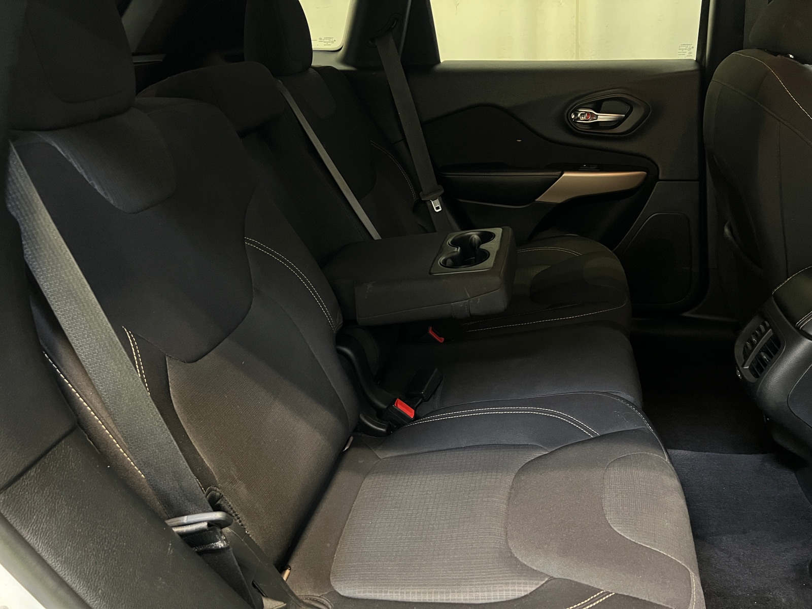 Thumbnail: 2017 Jeep Cherokee - 6