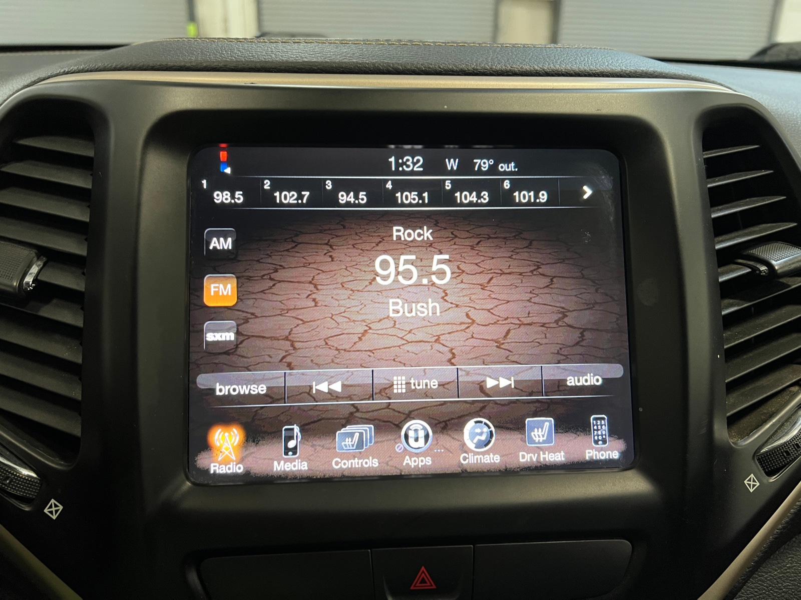 Thumbnail: 2017 Jeep Cherokee - 4