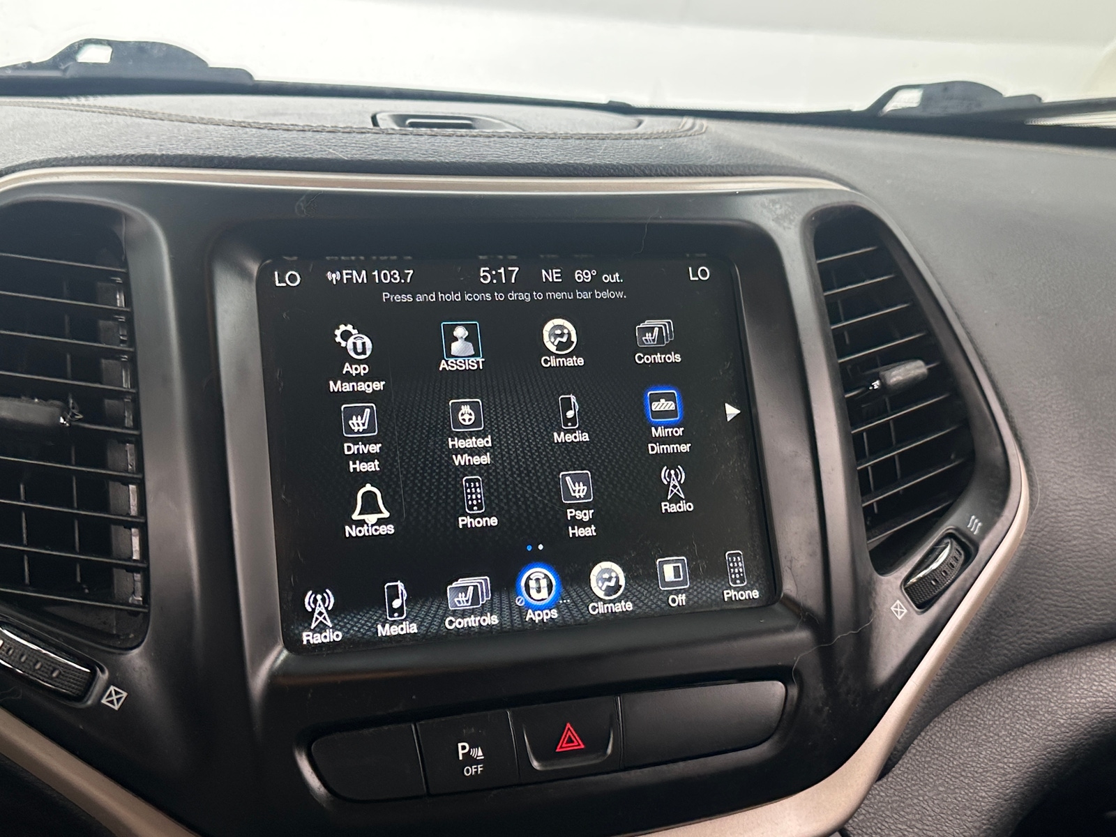 Thumbnail: 2018 Jeep Cherokee - 3