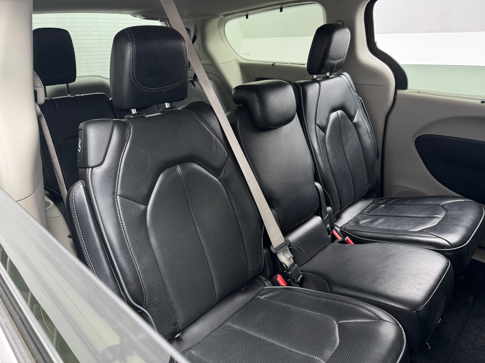 Thumbnail: 2020 Chrysler Pacifica - 5