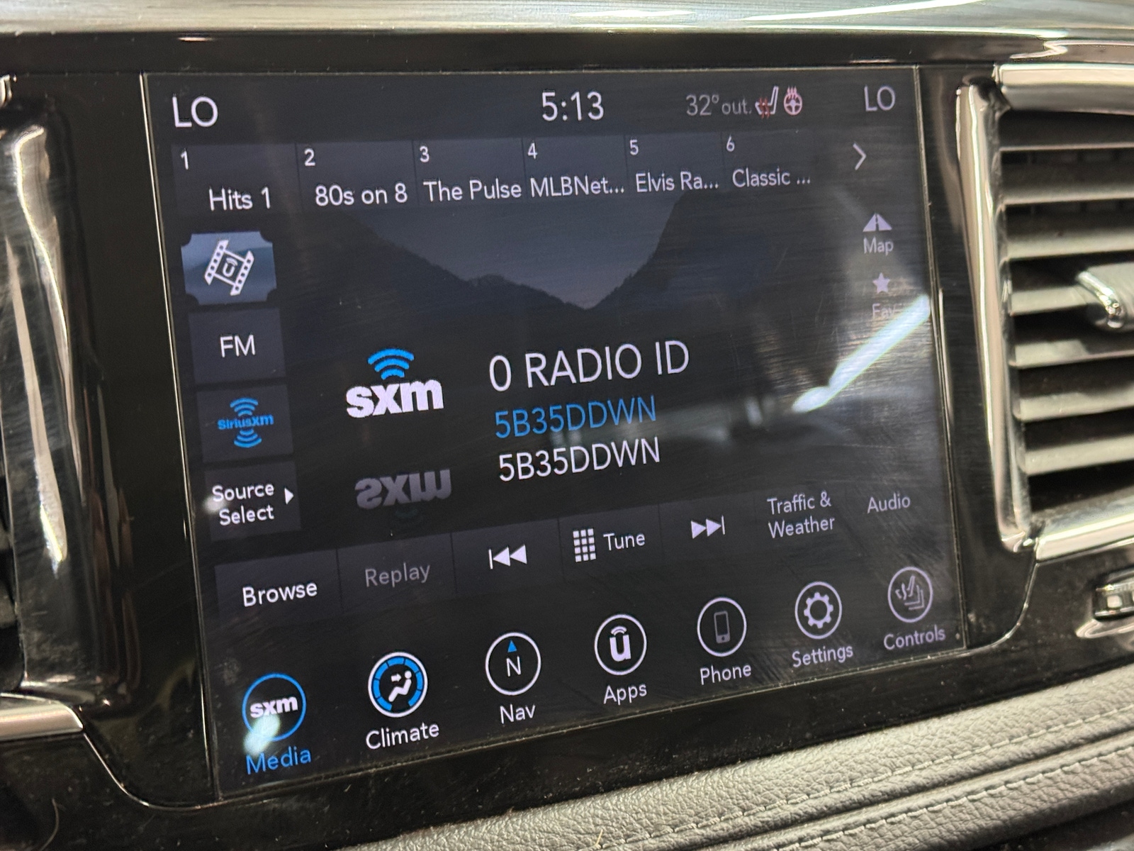 Thumbnail: 2020 Chrysler Pacifica - 3