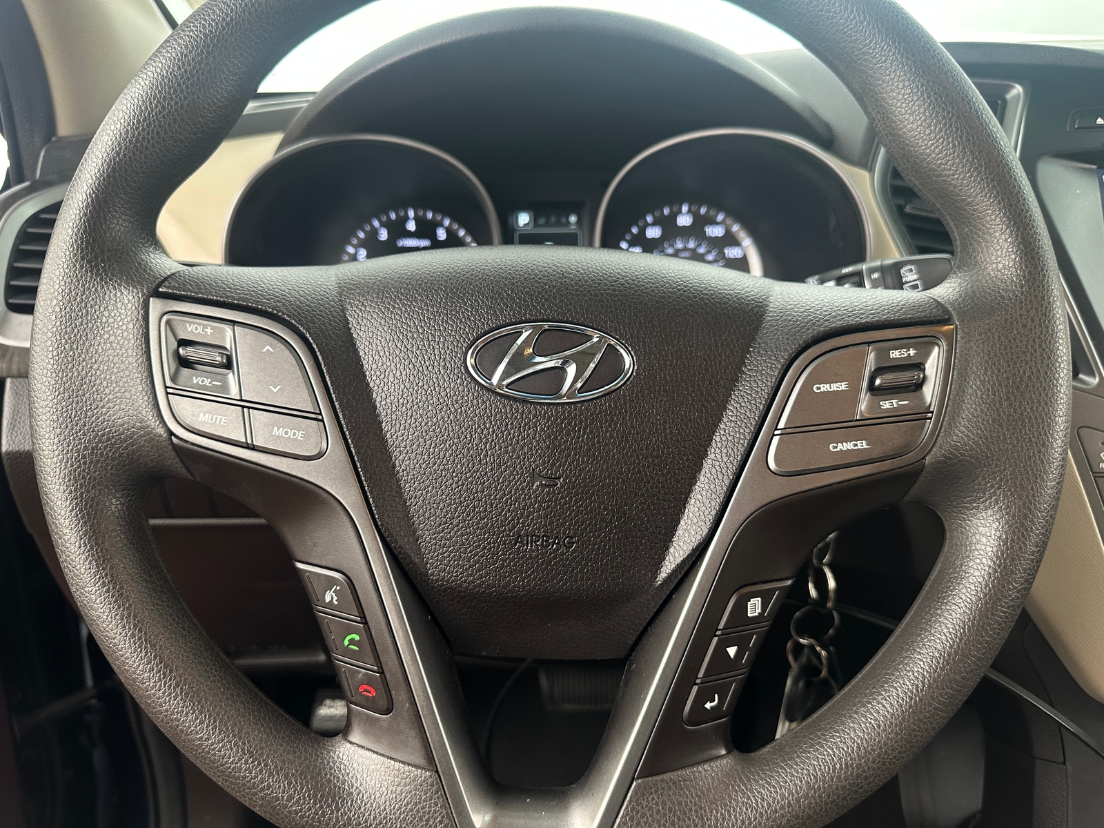 Thumbnail: 2017 Hyundai Santa Fe - 5