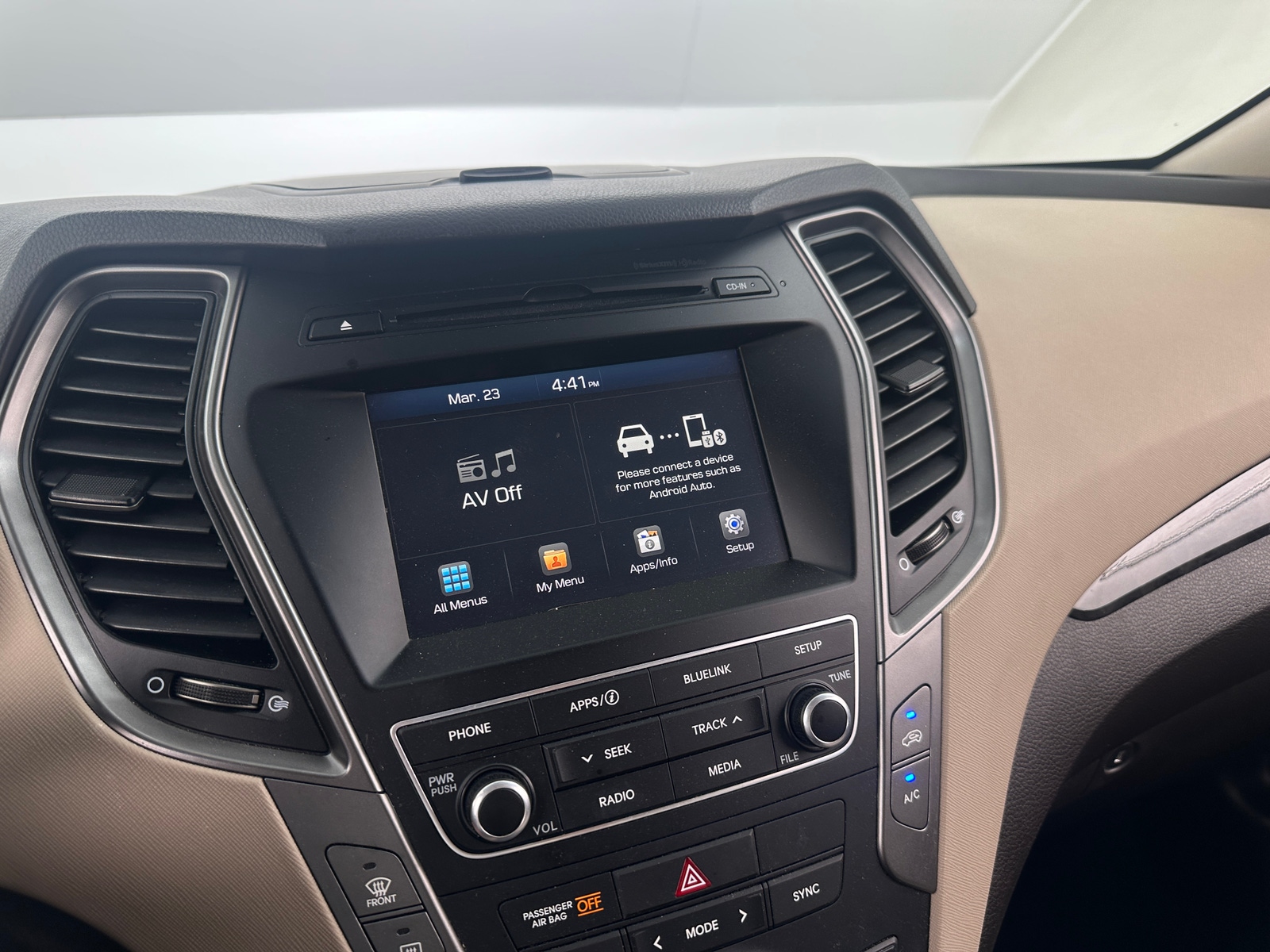 Thumbnail: 2017 Hyundai Santa Fe - 4