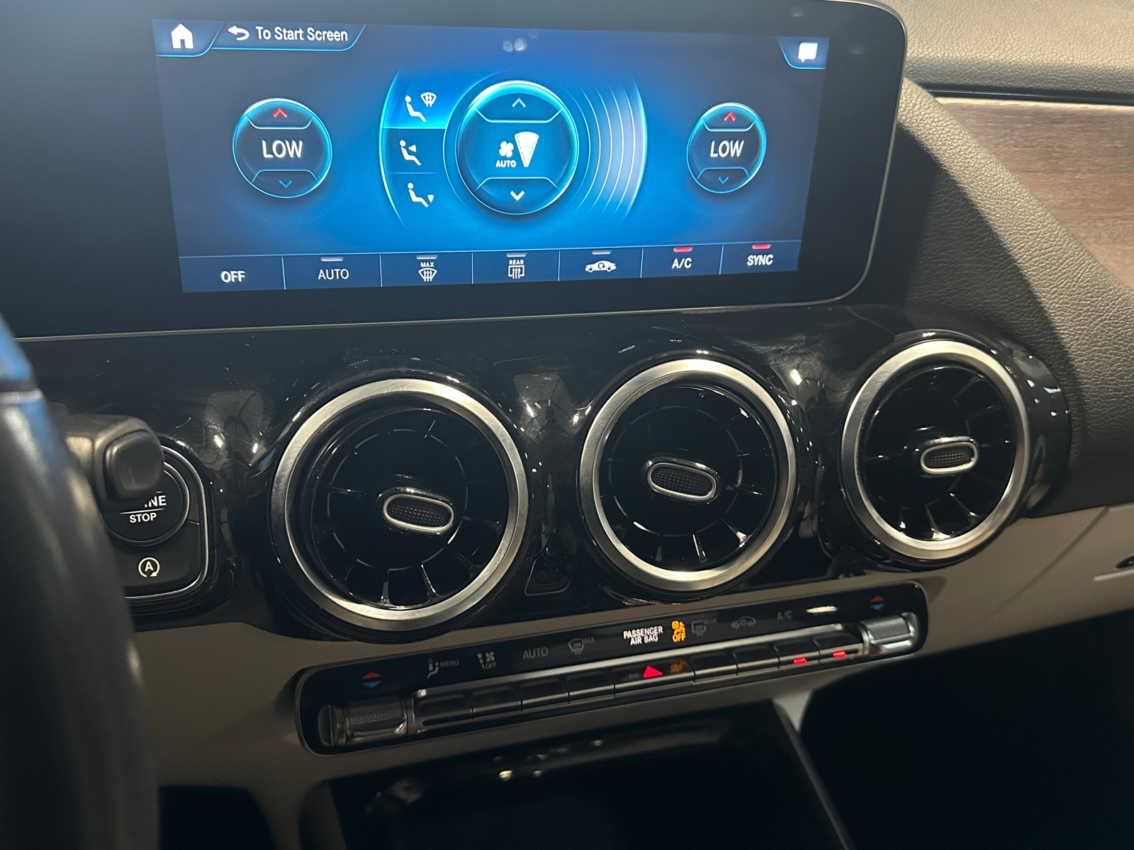 Thumbnail: 2021 Mercedes-Benz GLA - 3