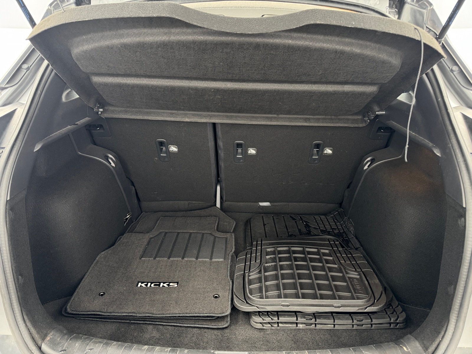 Thumbnail: 2018 Nissan Kicks - 7