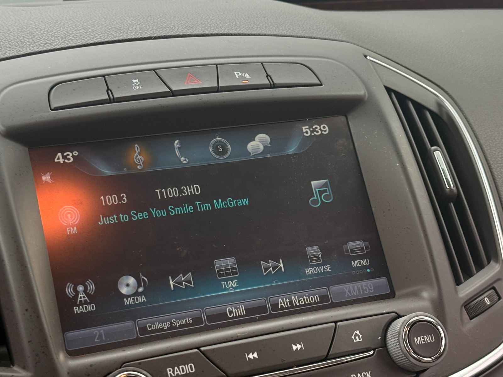 Thumbnail: 2016 Buick Regal - 3