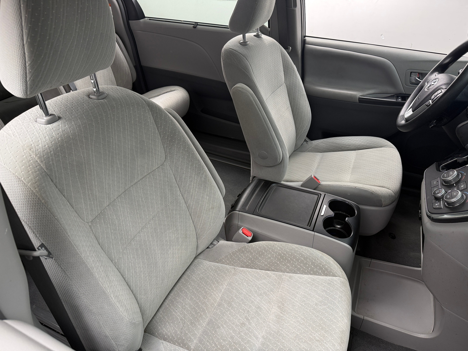 Thumbnail: 2019 Toyota Sienna - 2