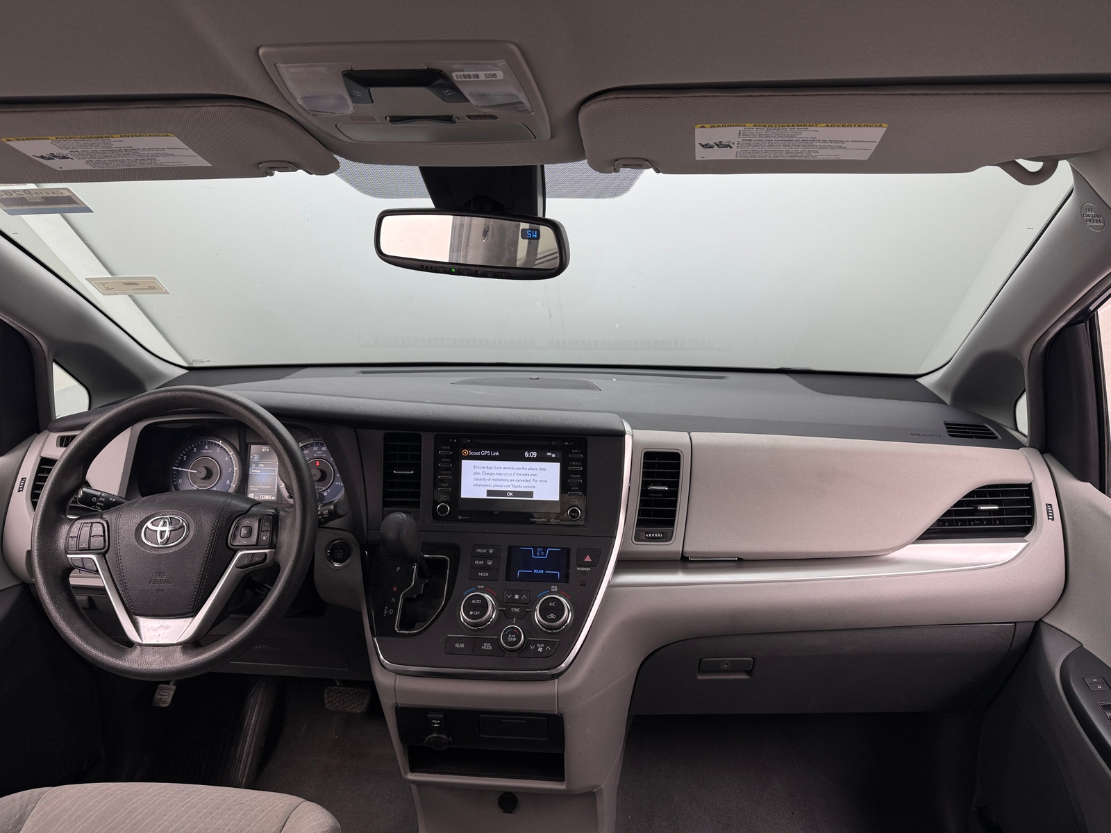 Thumbnail: 2019 Toyota Sienna - 3