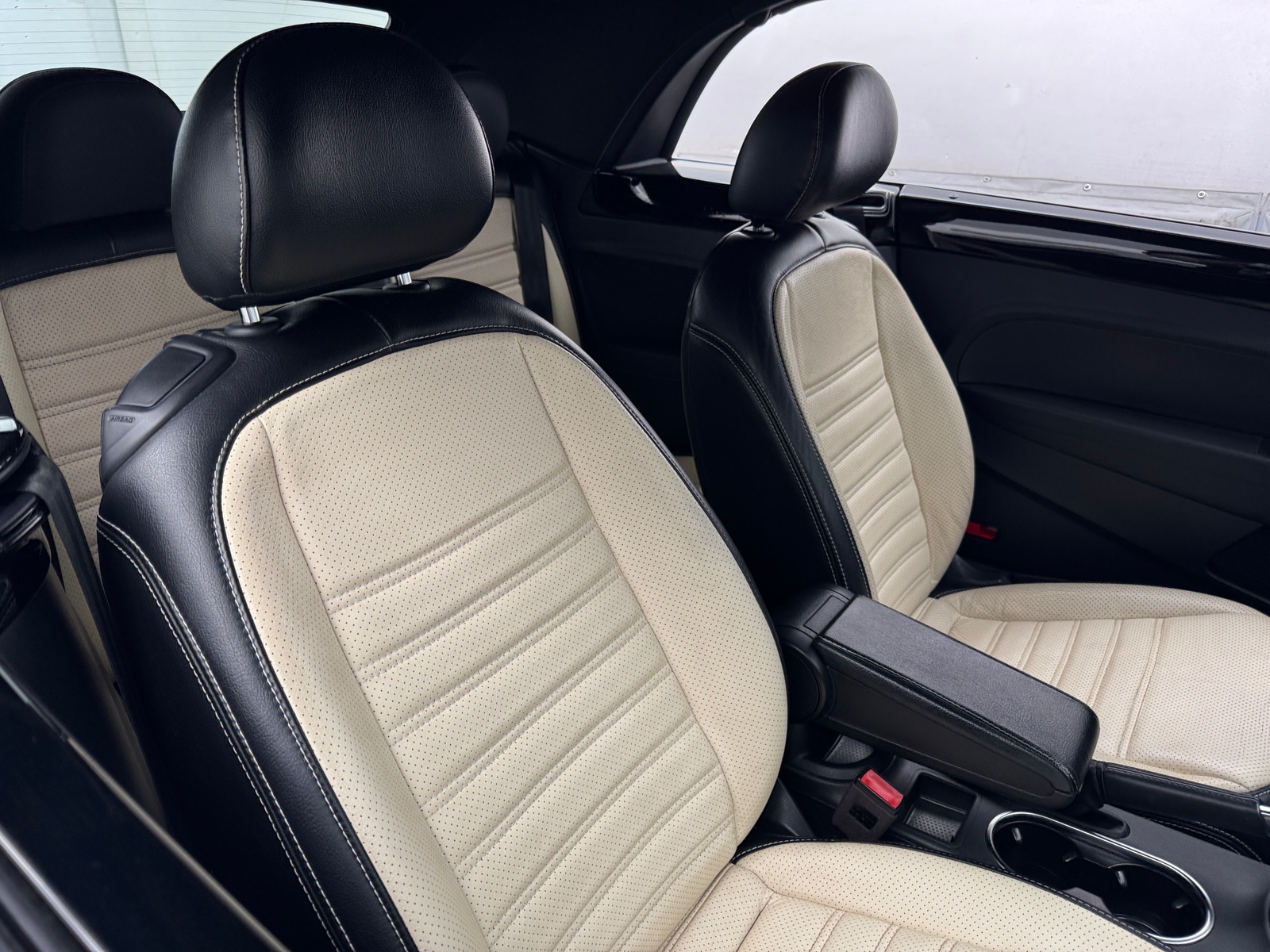 Thumbnail: 2019 Volkswagen Beetle - 2