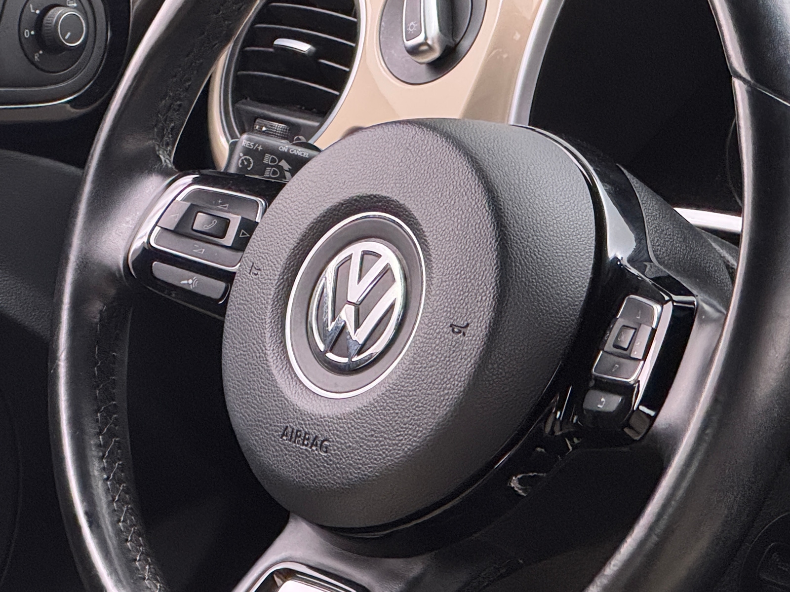 Thumbnail: 2019 Volkswagen Beetle - 5