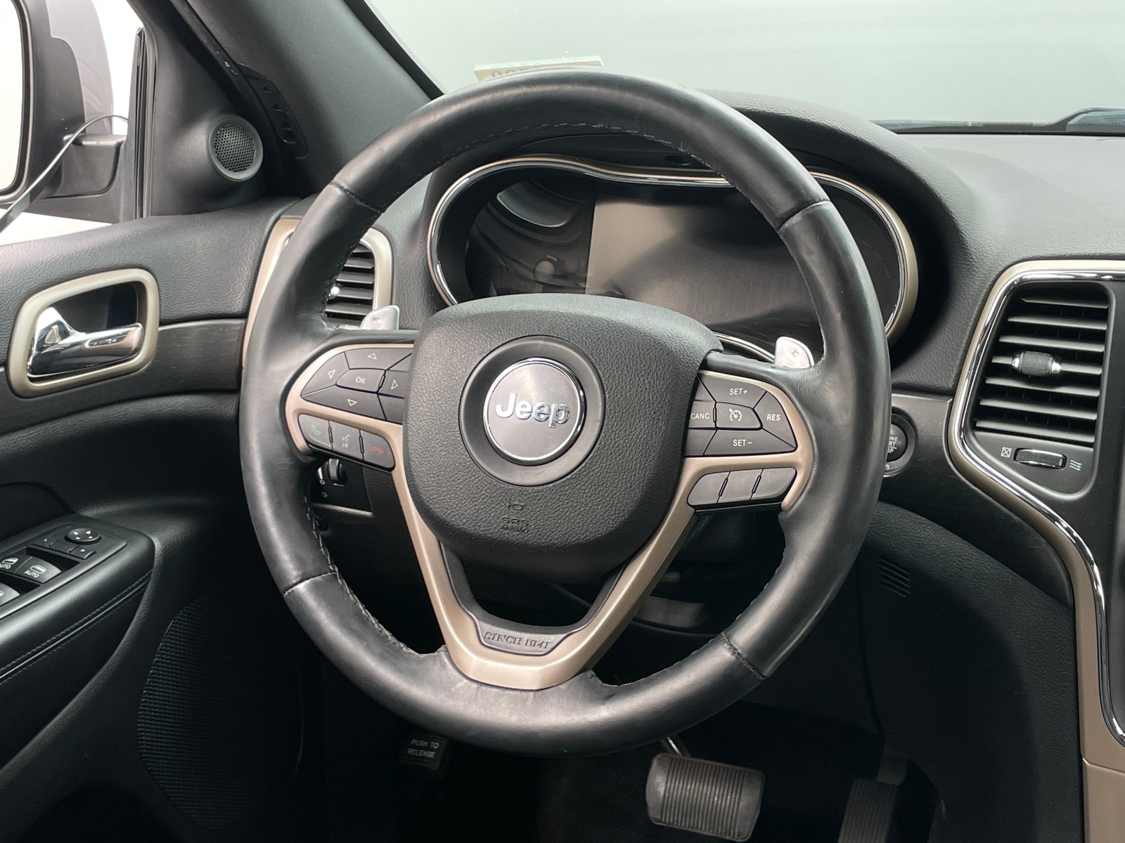 Thumbnail: 2017 Jeep Grand Cherokee - 5