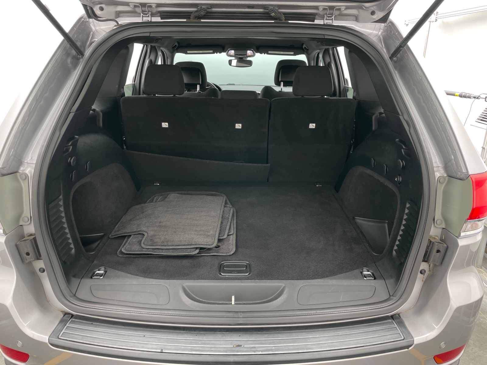 Thumbnail: 2017 Jeep Grand Cherokee - 7