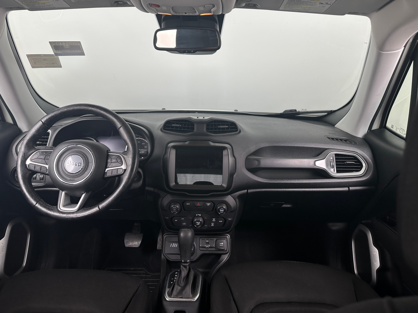 Thumbnail: 2018 Jeep Renegade - 3