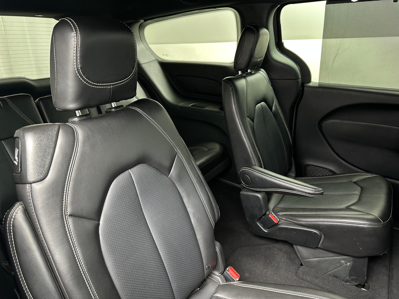 Thumbnail: 2025 Chrysler Pacifica - 5