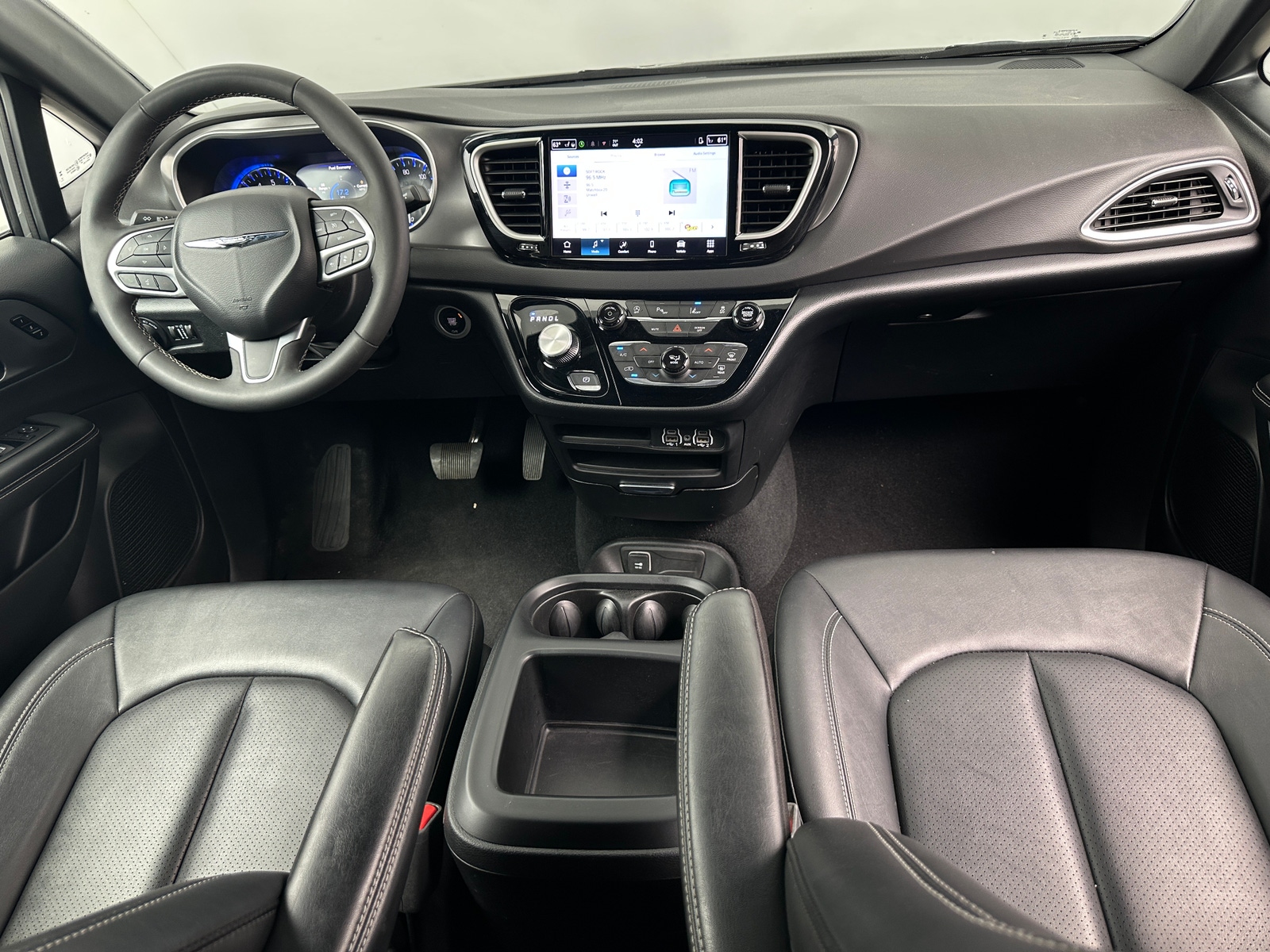 Thumbnail: 2025 Chrysler Pacifica - 2