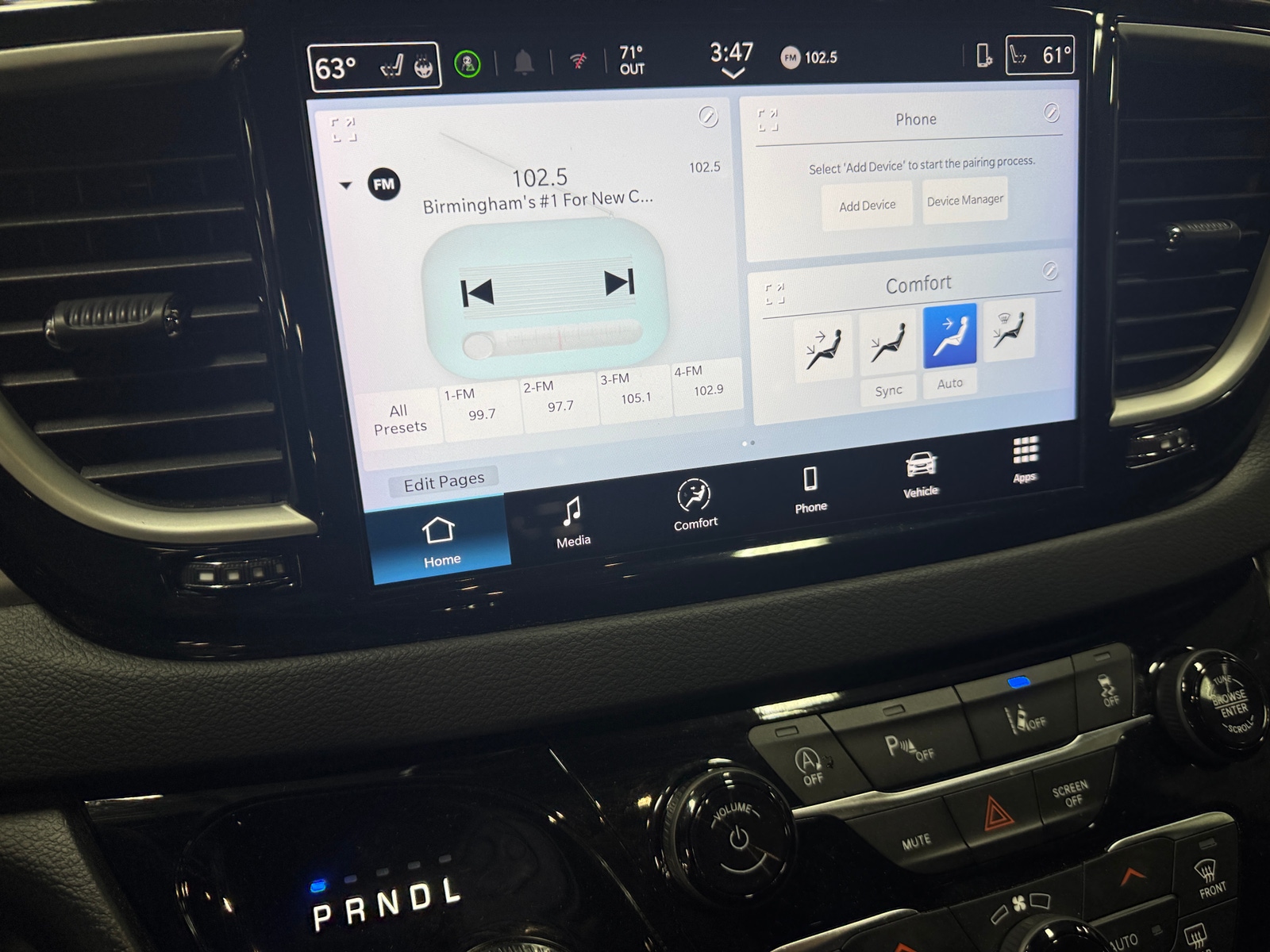 Thumbnail: 2025 Chrysler Pacifica - 3