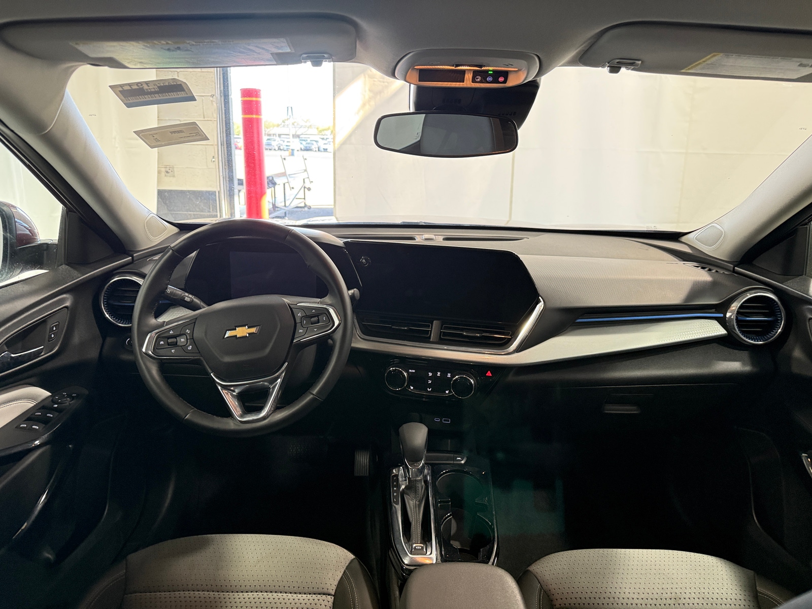 Thumbnail: 2025 Chevrolet Trax - 3