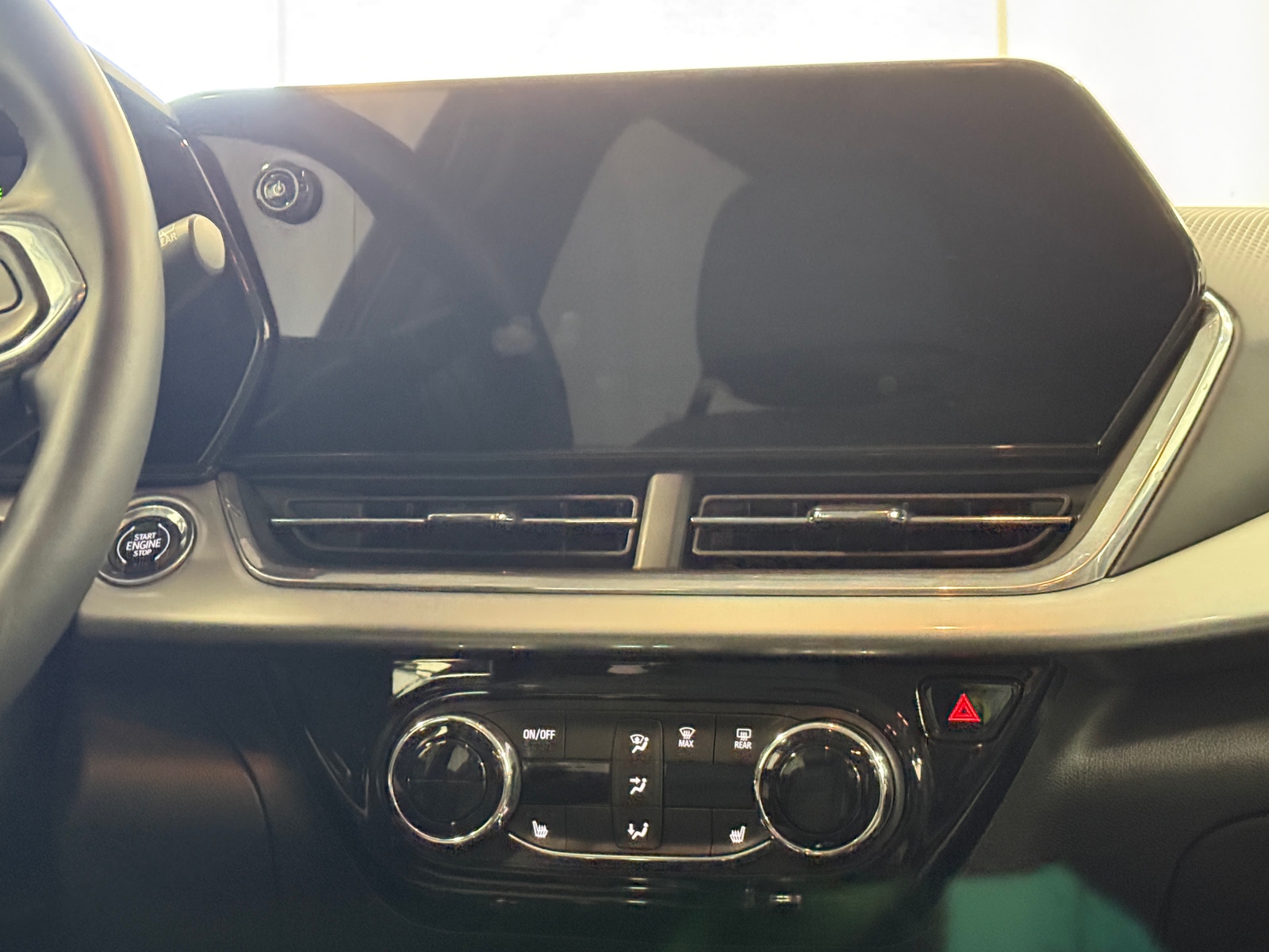 Thumbnail: 2025 Chevrolet Trax - 4