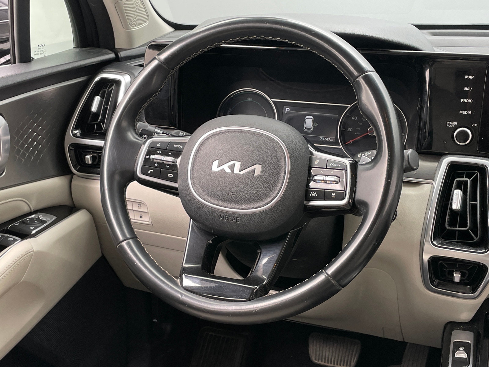 Thumbnail: 2022 Kia Sorento - 4