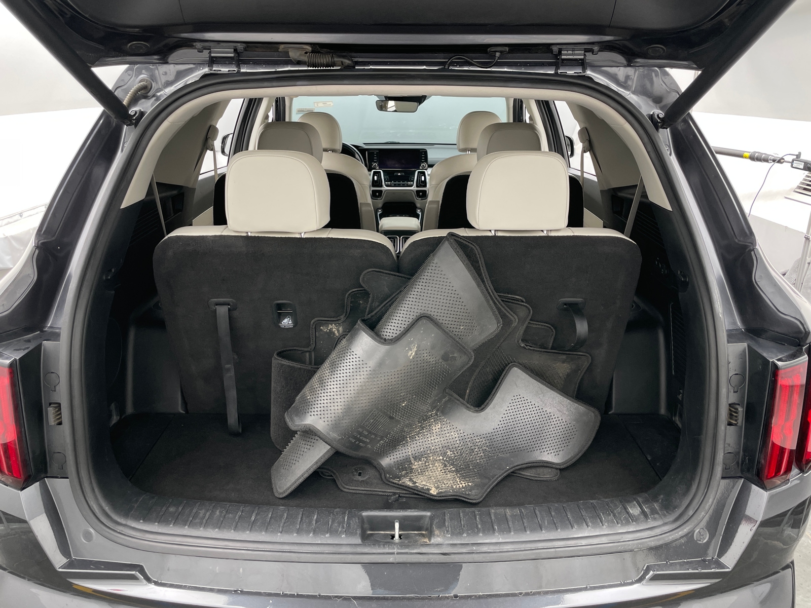 Thumbnail: 2022 Kia Sorento - 6