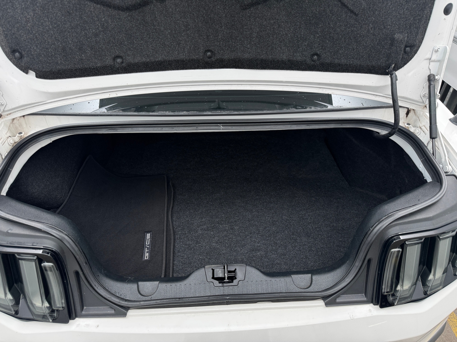 Thumbnail: 2012 Ford Mustang - 5