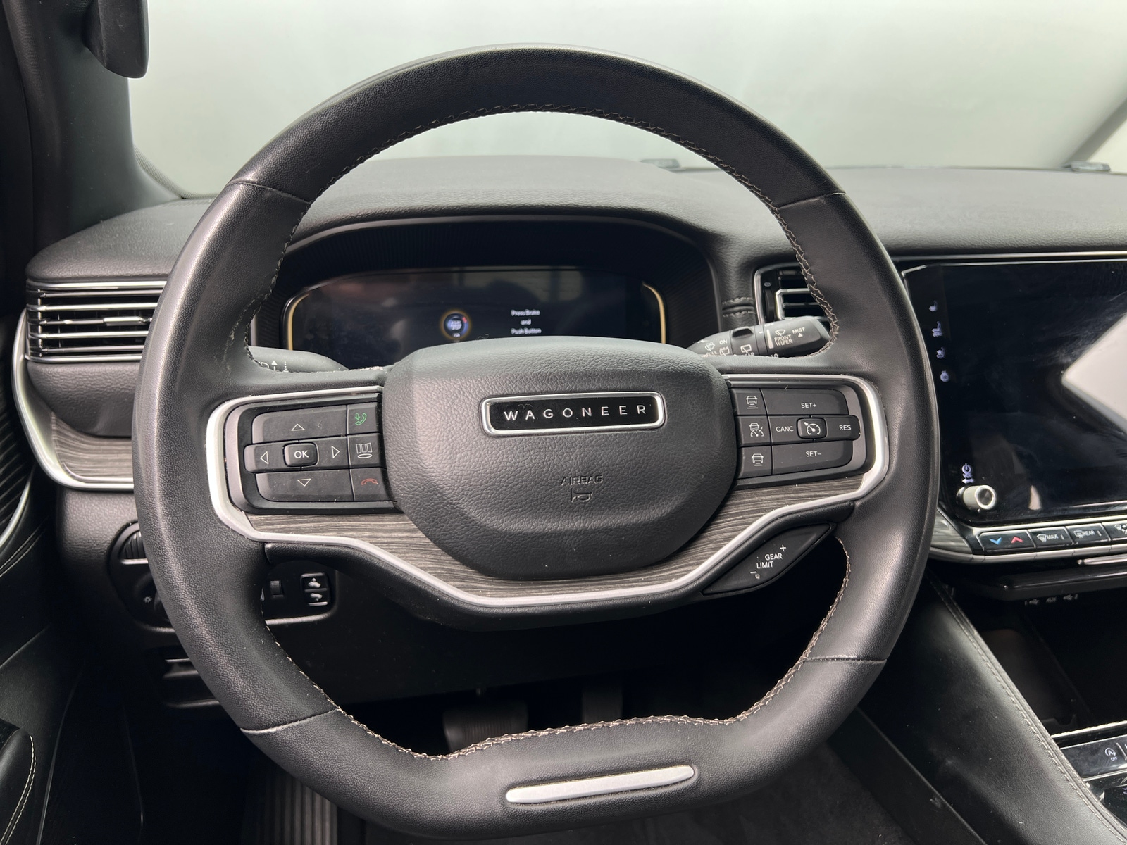 Thumbnail: 2022 Jeep Wagoneer - 4